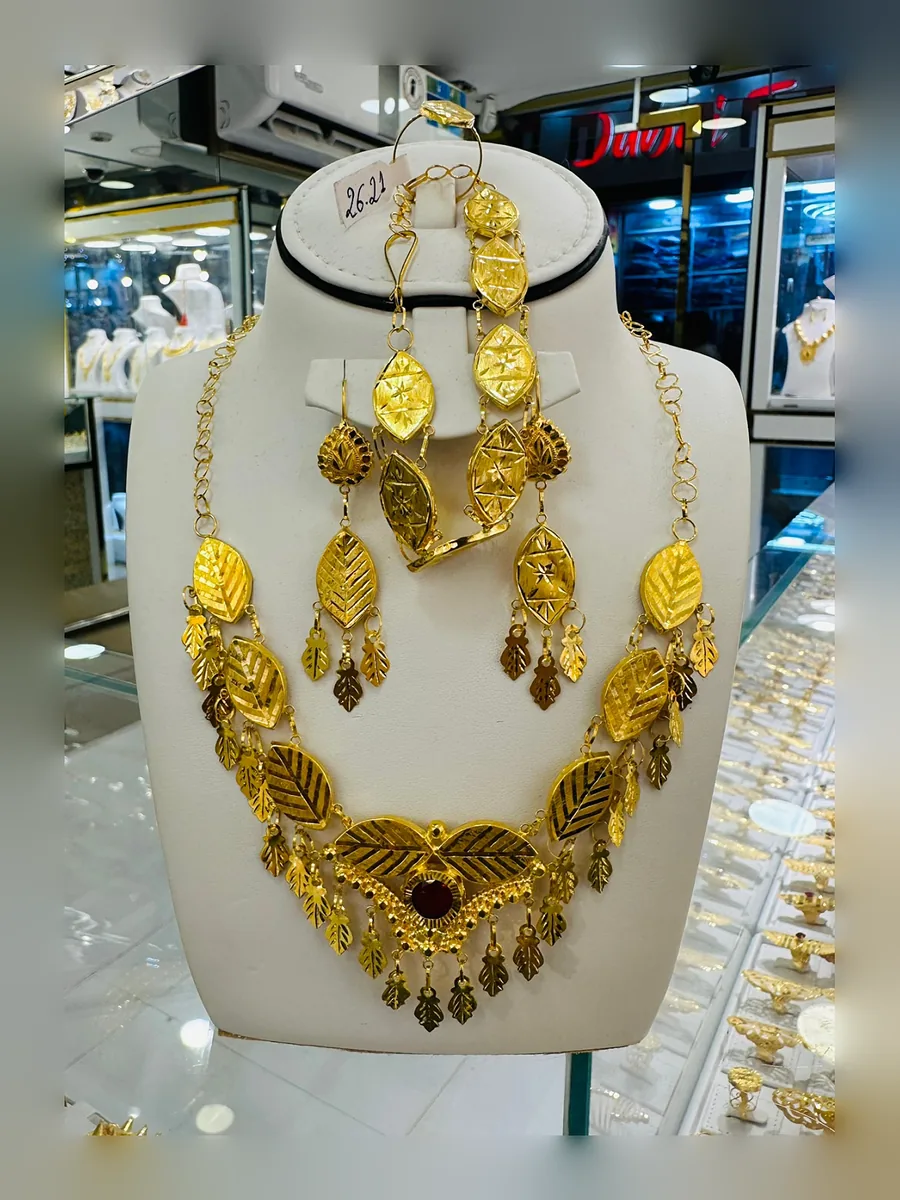 Comorian hara necklace in gold