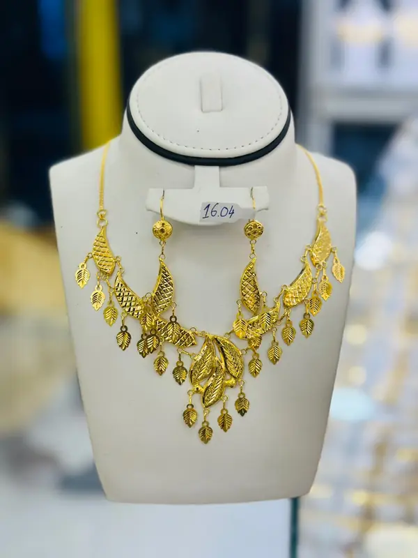 Collier et boucles 16 g