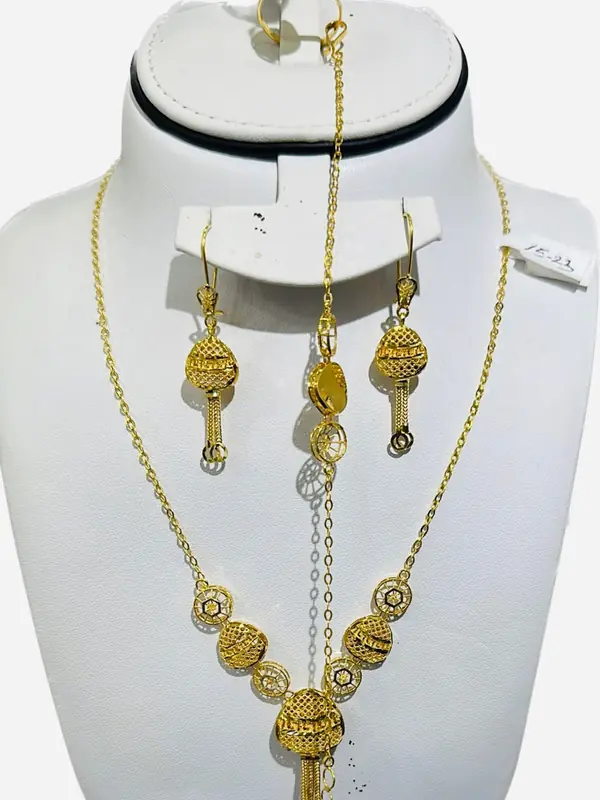 Collier simple pour tout les jours 15.5g