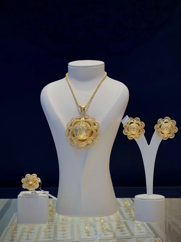 Flower pendant necklace earring and ring set